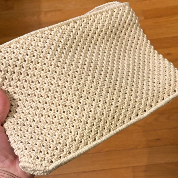 Elegant Cream Crochet Clutch - Picture 6 of 9